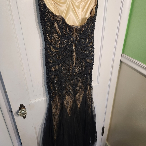 Stunning Homemade Beaded Gown Size S - Picture 6 of 7